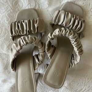 H&M Women's Tan Ruffled Sandals